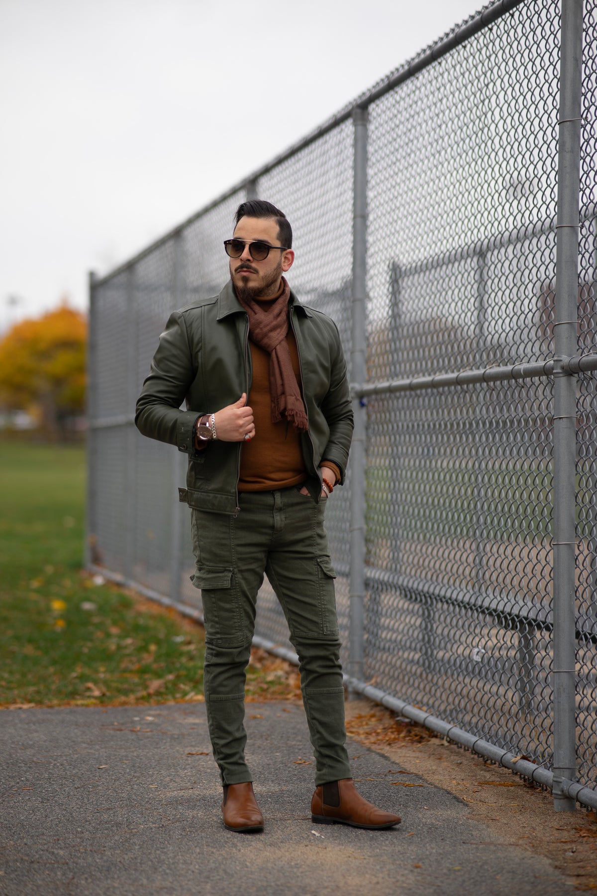 Dunkelgrüne Lederjacke für den Herbst